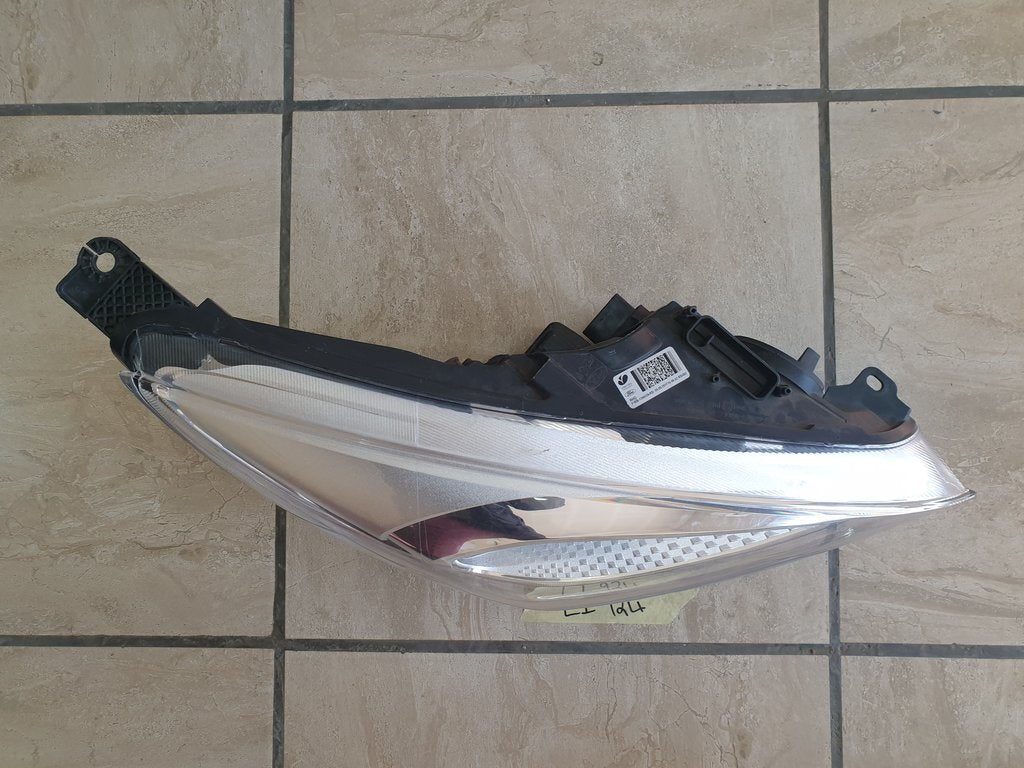 Ford Focus MK3 Right Headlight
