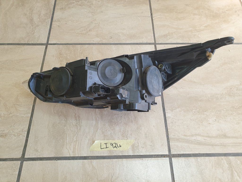 Ford Focus MK3 Right Headlight