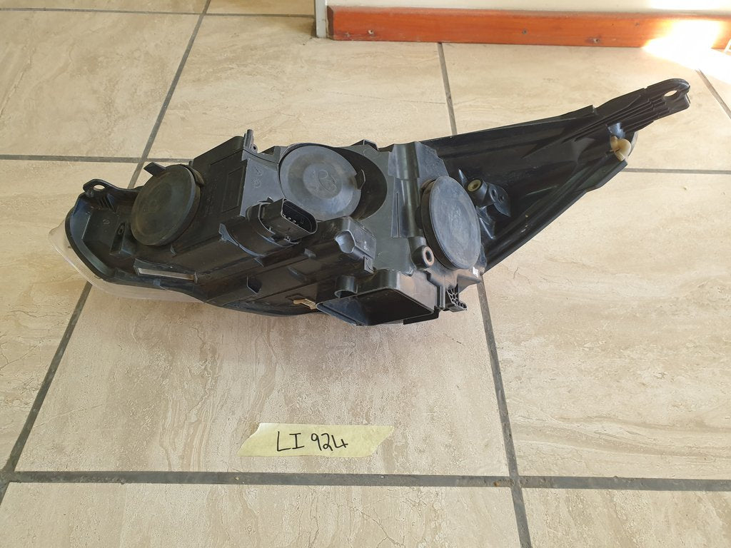 Ford Focus MK3 Right Headlight