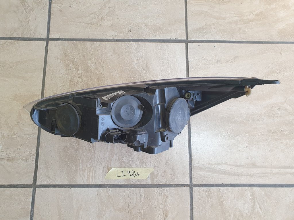 Ford Focus MK3 Right Headlight