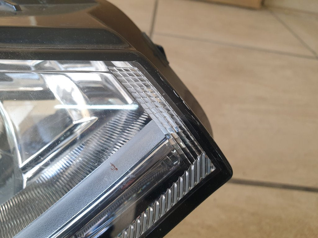 Ford Ecosport ii Right Headlight