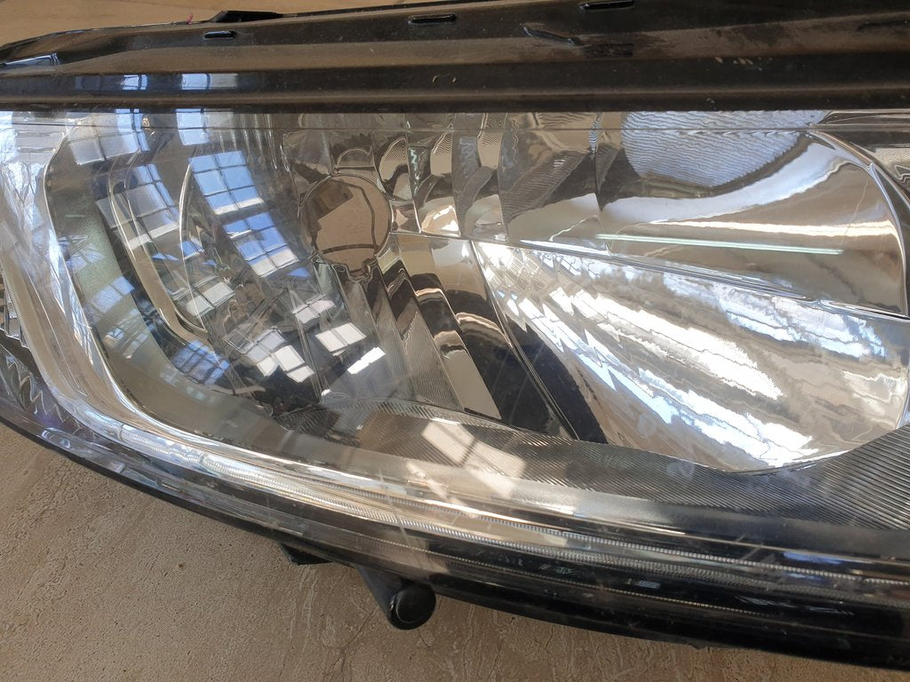 Ford Ecosport ii Right Headlight