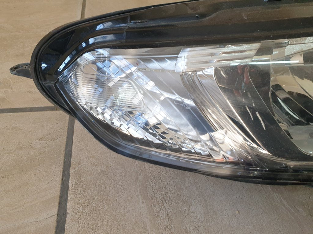 Ford Ecosport ii Right Headlight