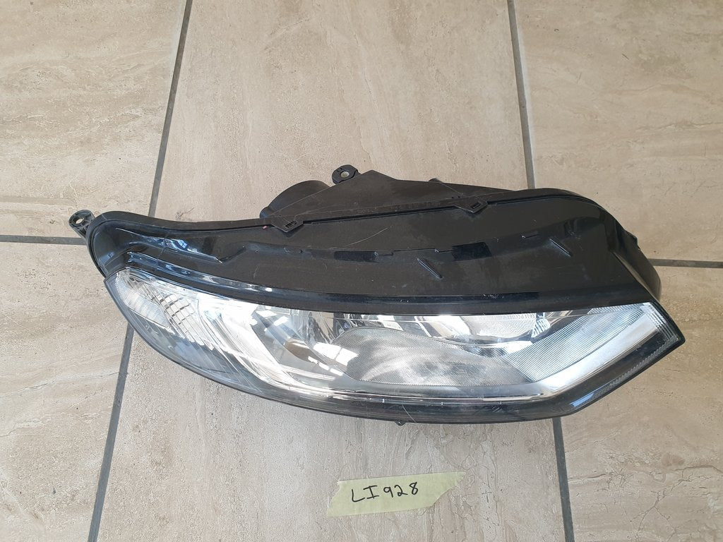 Ford Ecosport ii Right Headlight