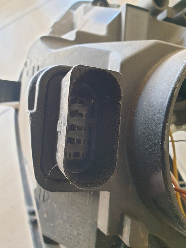 Ford Ecosport ii Right Headlight