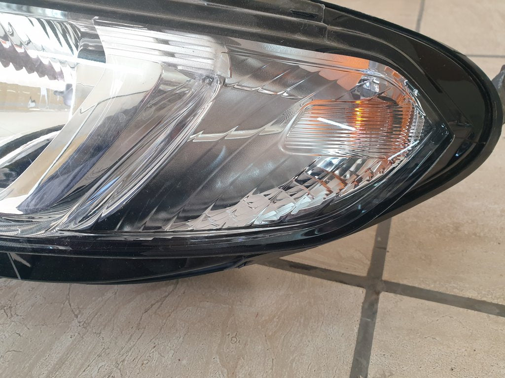 Ford Ecosport ii Left Headlight