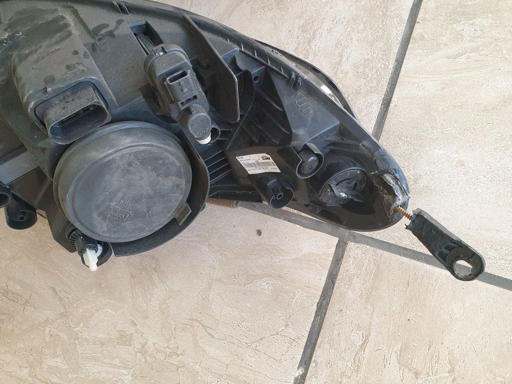Ford Ecosport ii Left Headlight