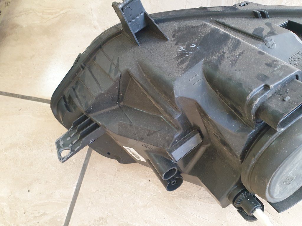 Ford Ecosport ii Left Headlight