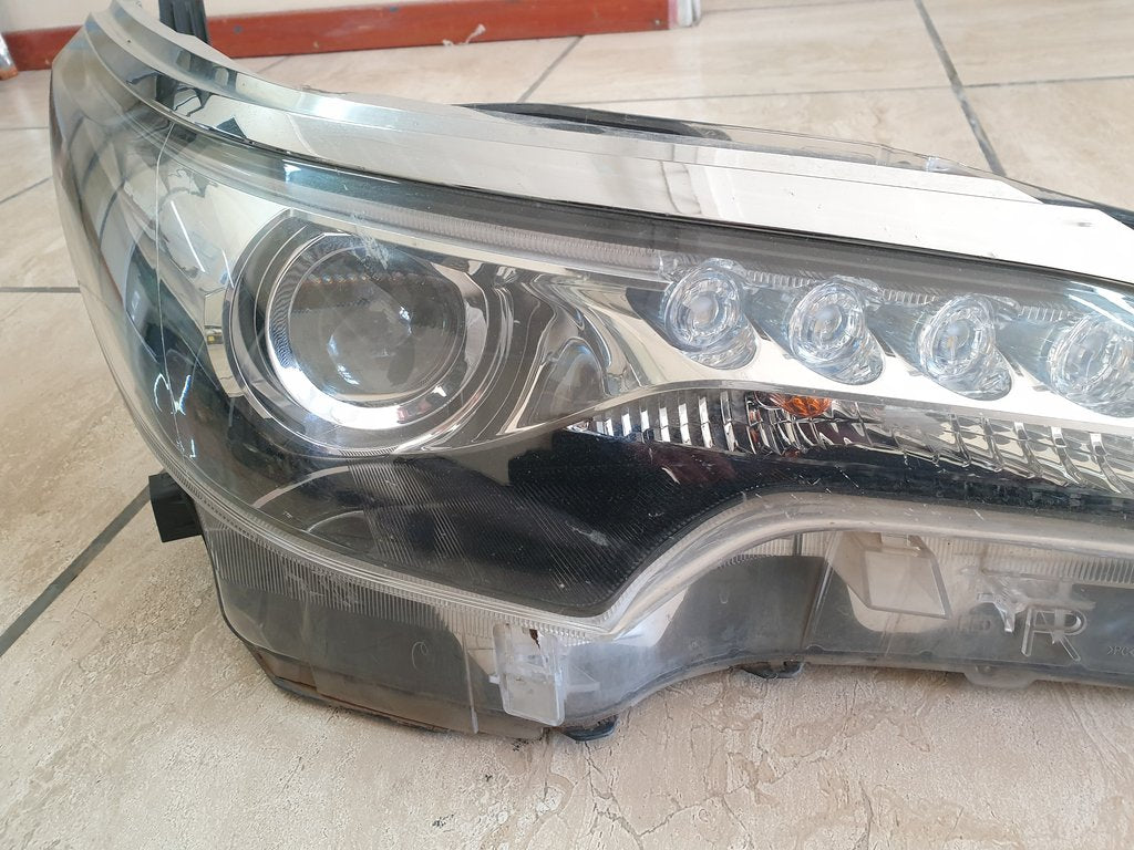 Toyota Fortuner Right Headlight