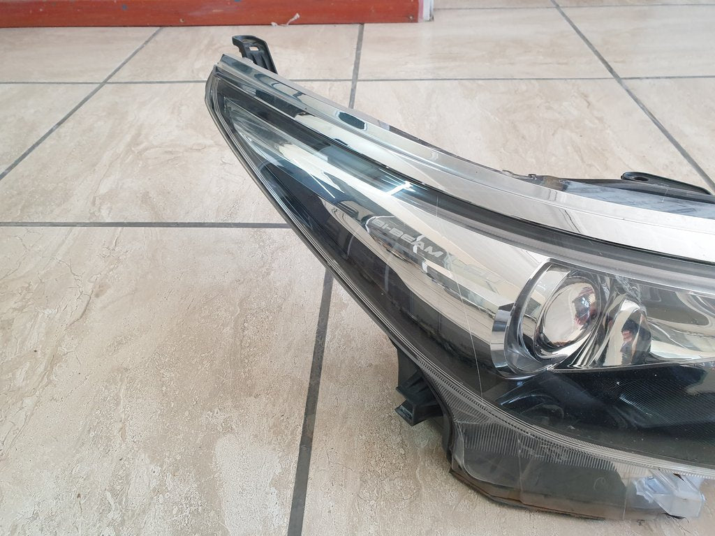 Toyota Fortuner Right Headlight