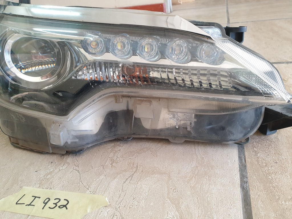 Toyota Fortuner Right Headlight