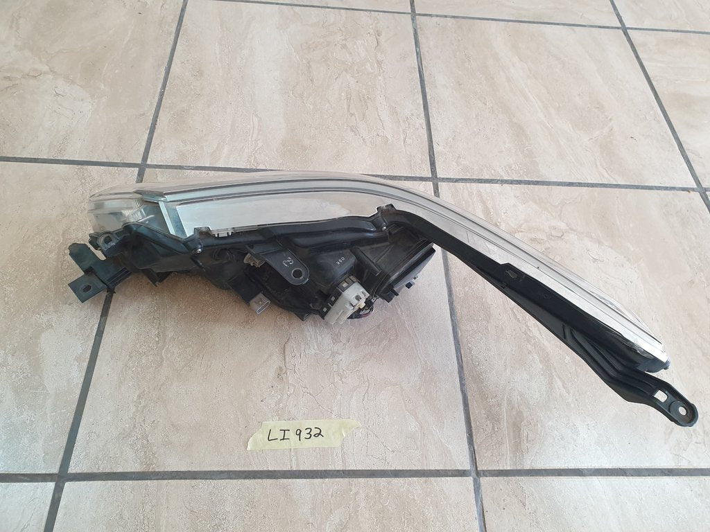 Toyota Fortuner Right Headlight