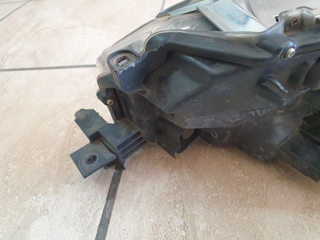 Toyota Fortuner Right Headlight