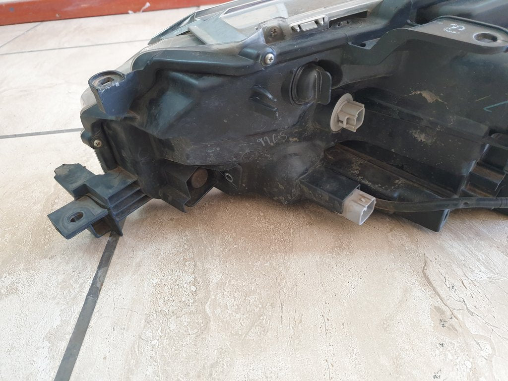 Toyota Fortuner Right Headlight