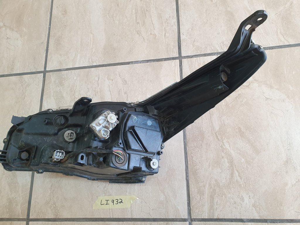 Toyota Fortuner Right Headlight
