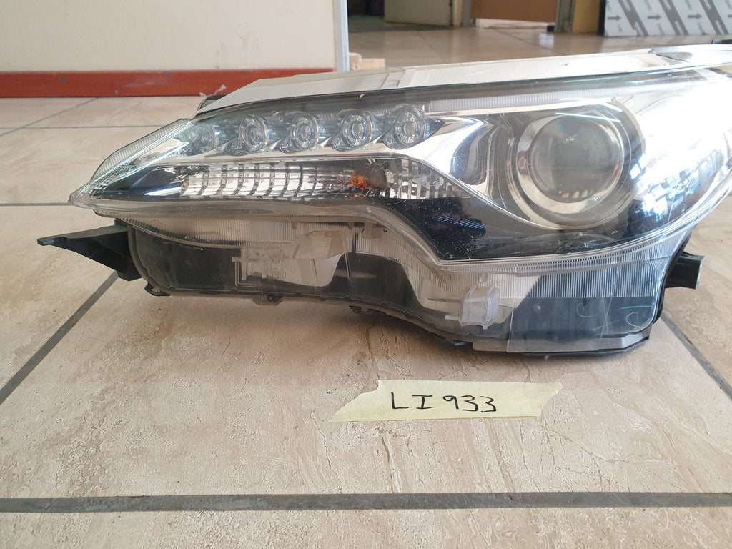 Toyota Fortuner Left Headlight