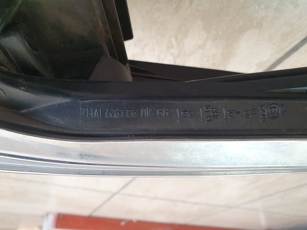 Toyota Fortuner Left Headlight