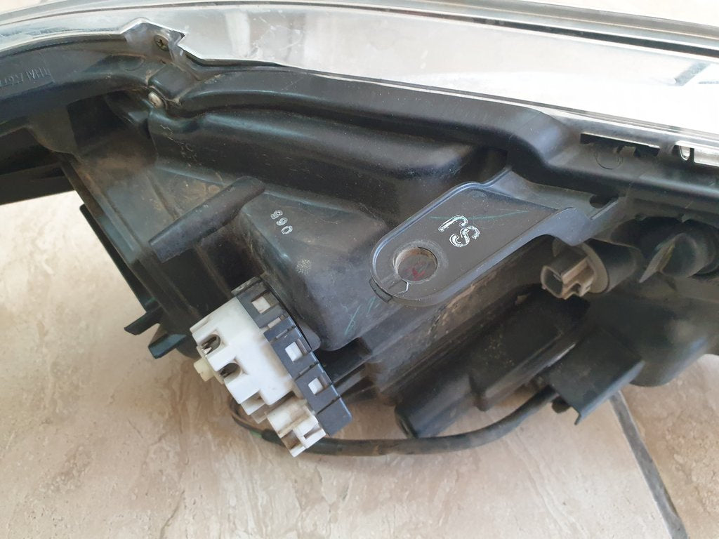 Toyota Fortuner Left Headlight