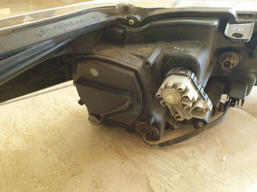 Toyota Fortuner Left Headlight