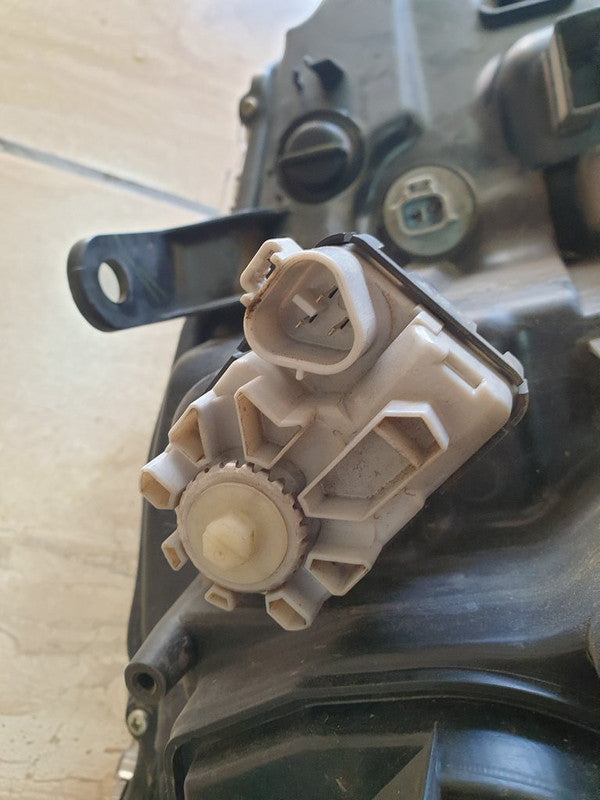 Toyota Fortuner Left Headlight