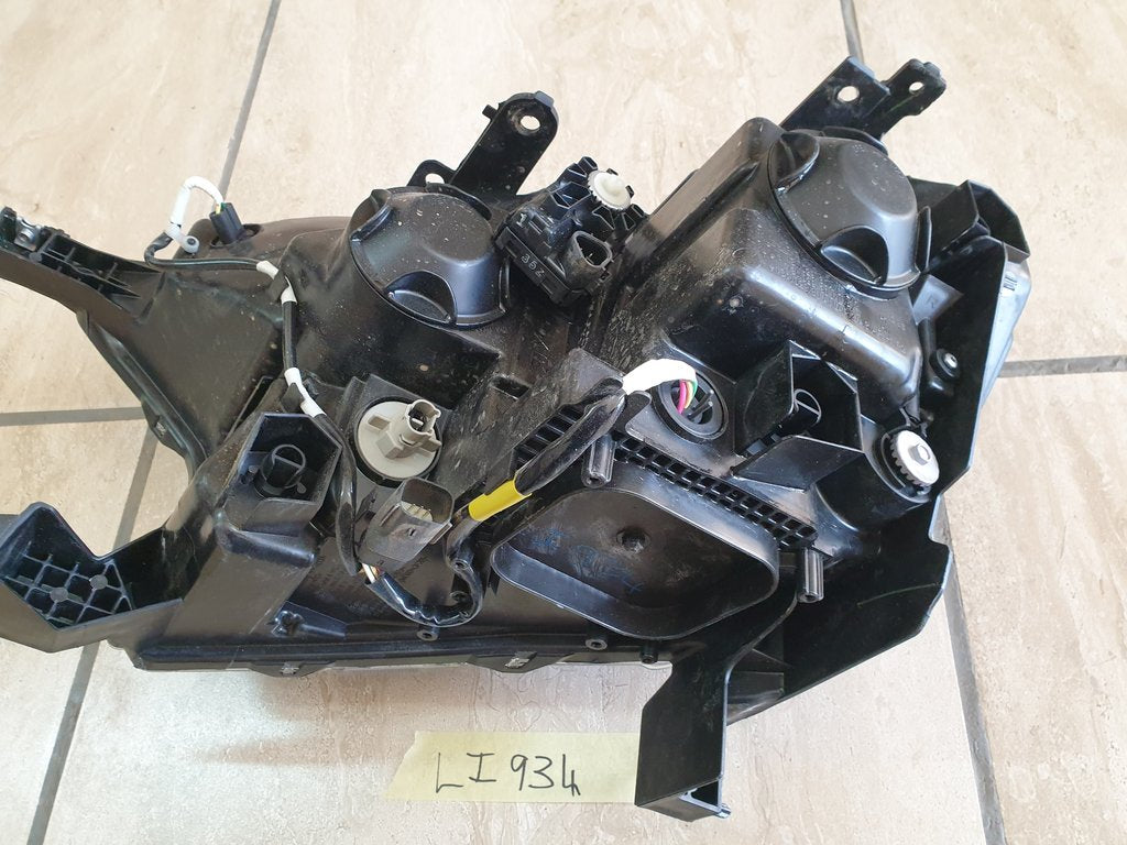 Ford Ranger T6 T7 Right Headlight