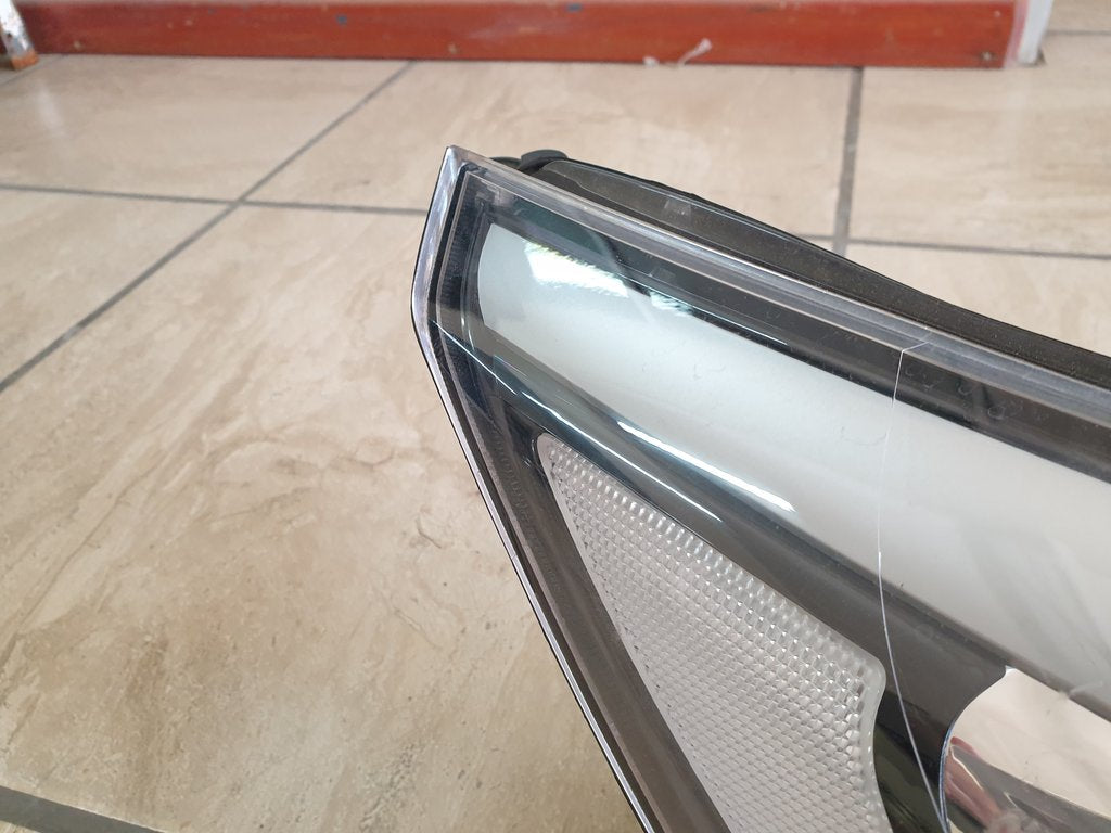 Hyundai Accent Right Headlight