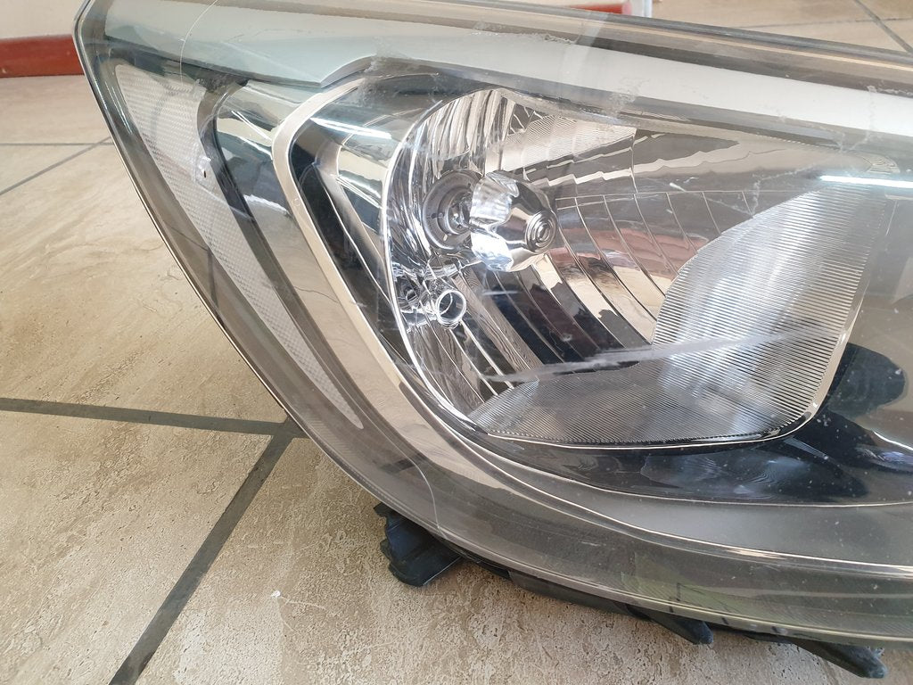 Hyundai Accent Right Headlight