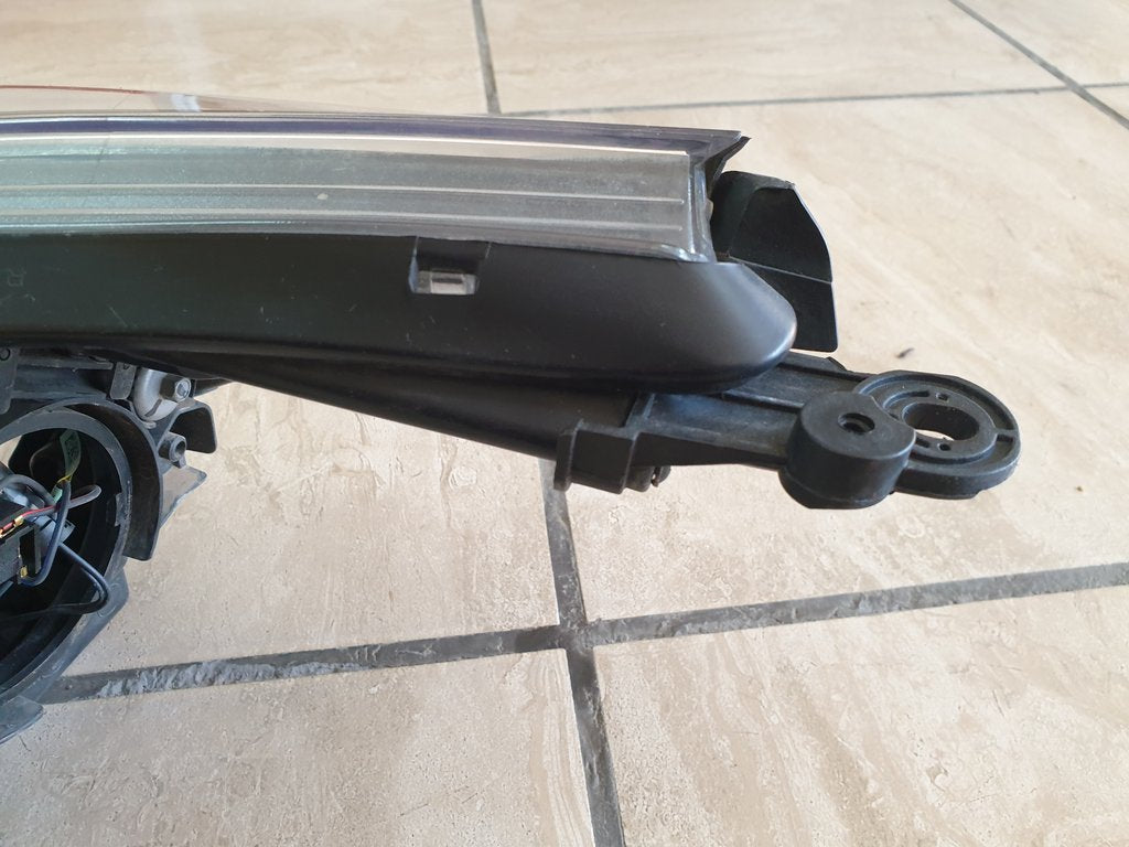 Hyundai Accent Right Headlight