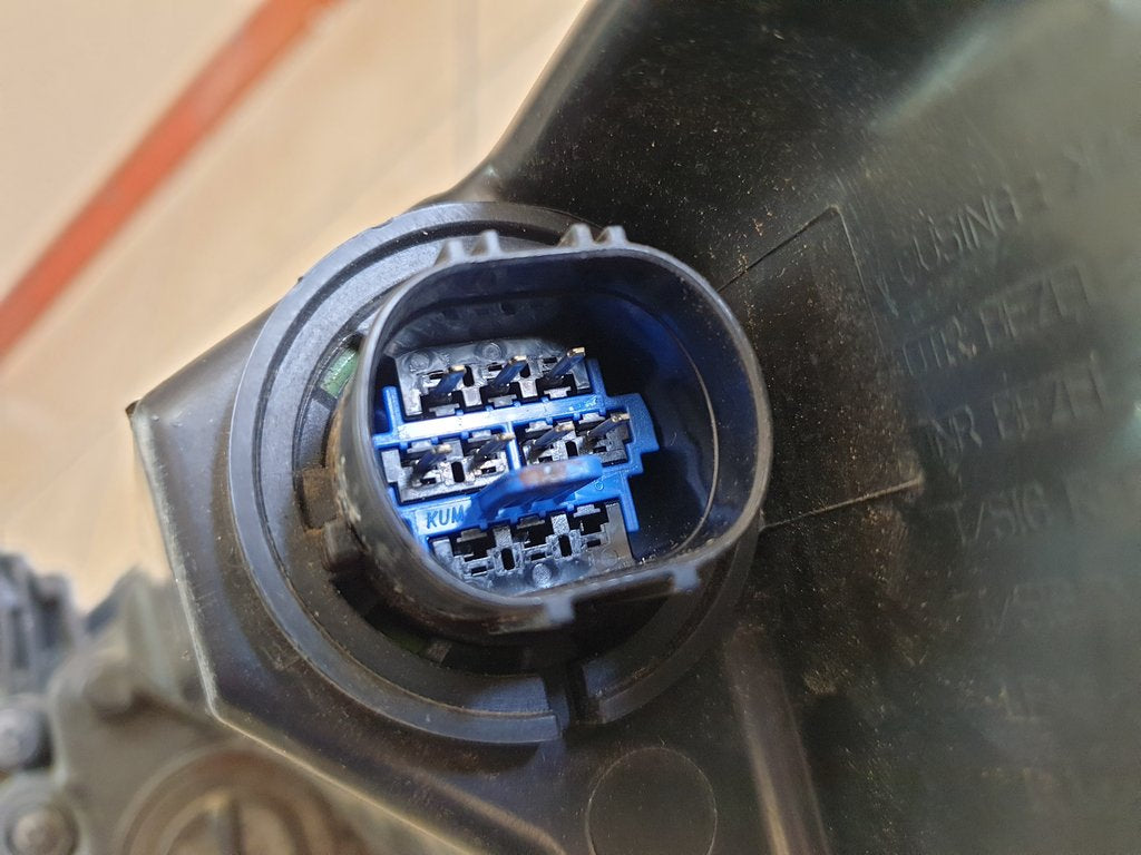 Hyundai Accent Right Headlight
