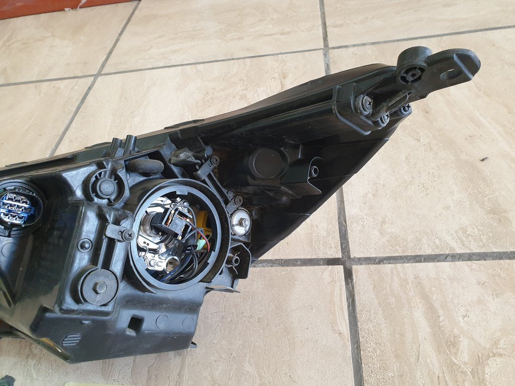 Hyundai Accent Right Headlight
