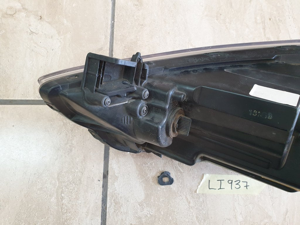 Hyundai Accent Right Headlight