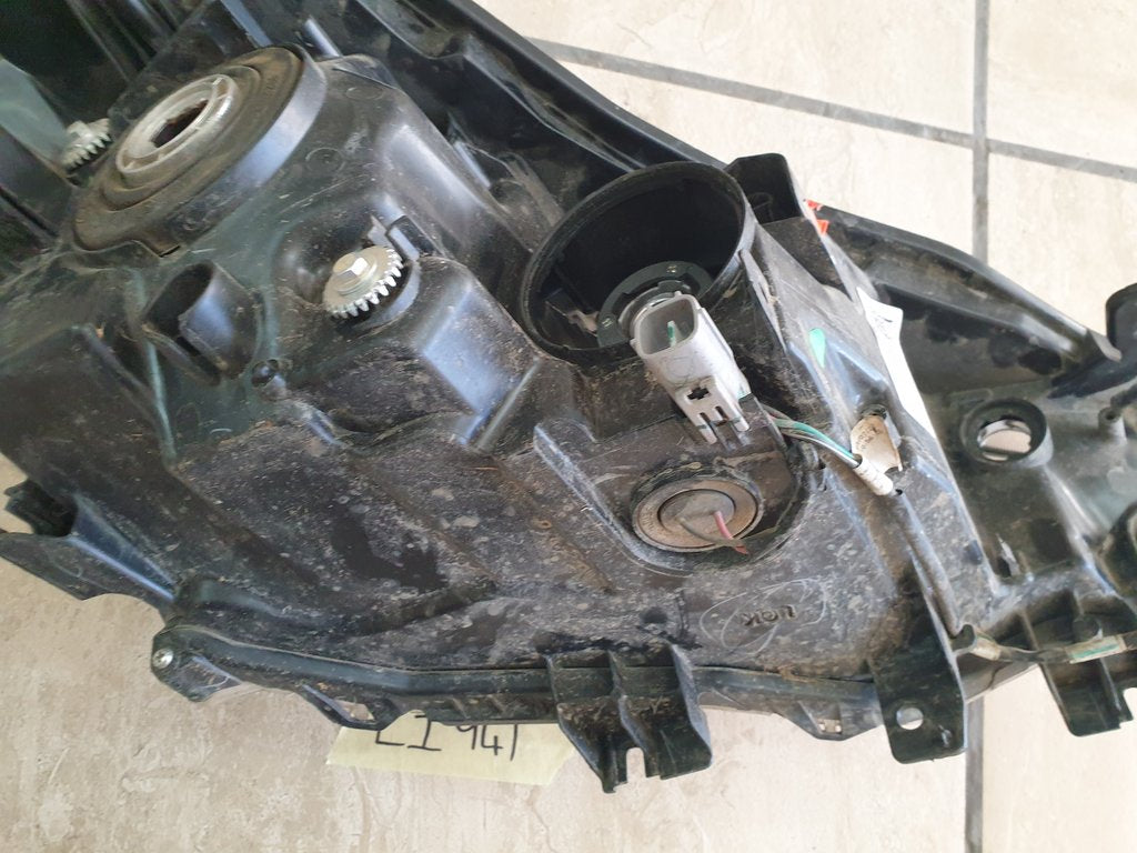 Toyota Rumion Suzuki Ertiga Left Headlight