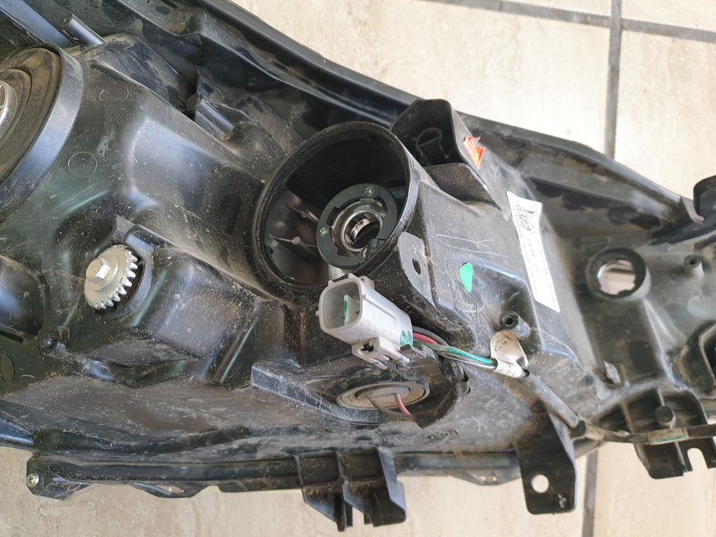 Toyota Rumion Suzuki Ertiga Left Headlight