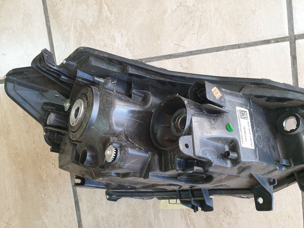 Toyota Rumion Suzuki Ertiga Left Headlight