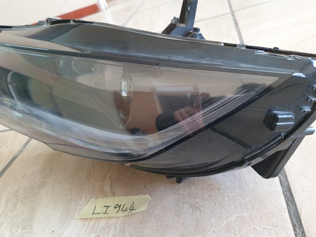 BMW i8 Left Headlight