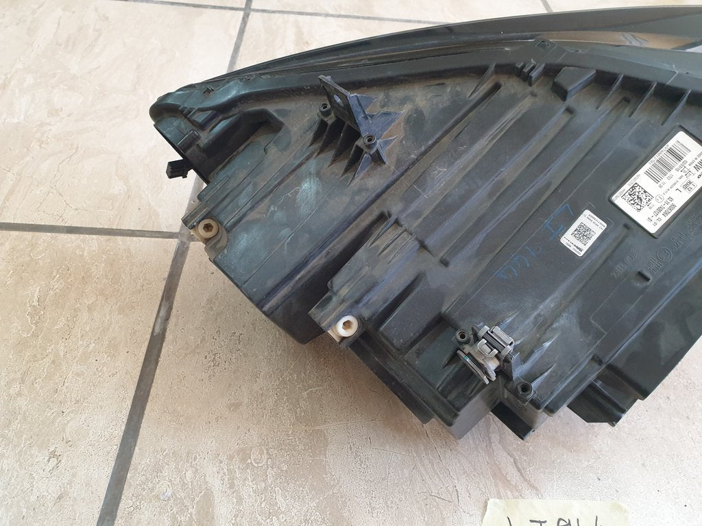 BMW i8 Left Headlight