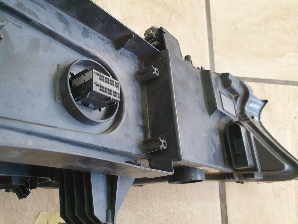 BMW i8 Left Headlight