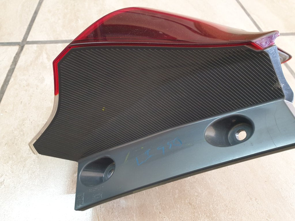 Toyota Auris Left Rear Outer Taillight