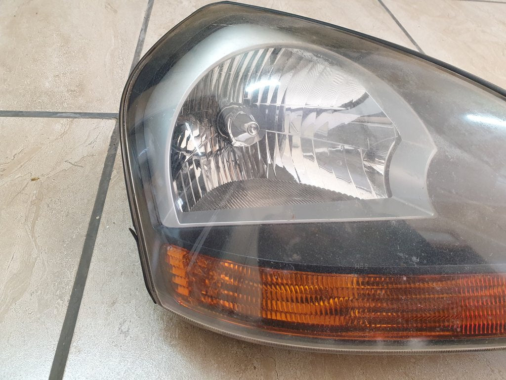 Hyundai Tucson 2005, 2006, 2007 Right Headlight
