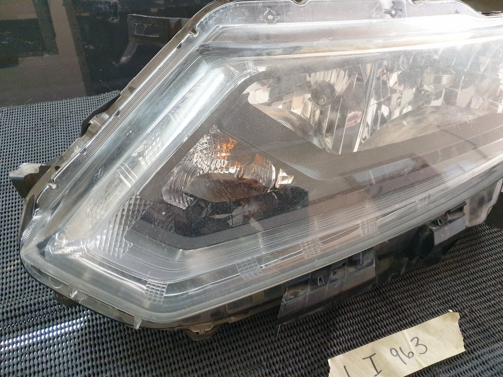 Nissan X-Trail Left Headlight