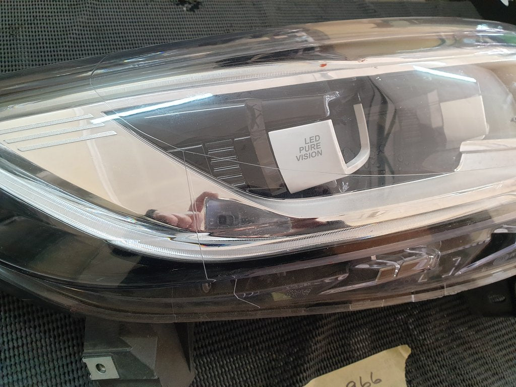Renault Kadjar Right Headlight