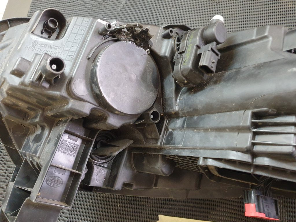 Renault Kadjar Right Headlight