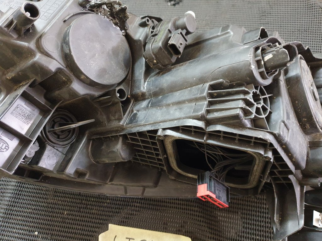 Renault Kadjar Right Headlight