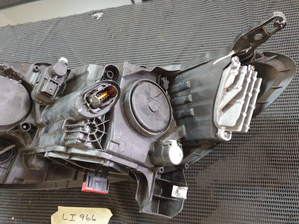 Renault Kadjar Right Headlight