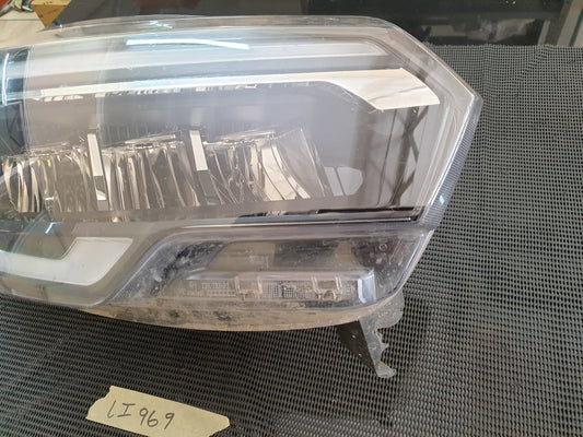 Renault TRAFIC 2.0 DCI Right Headlight