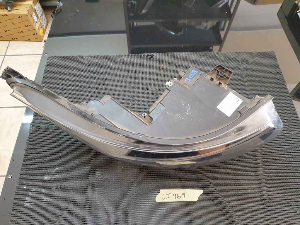 Renault TRAFIC 2.0 DCI Right Headlight