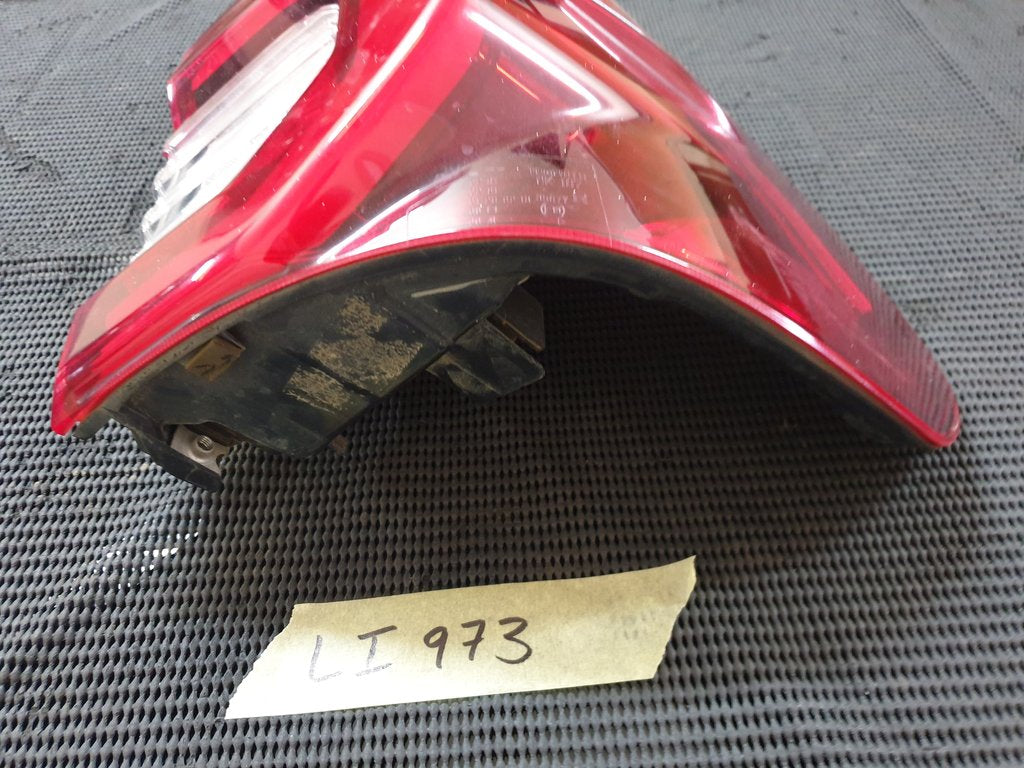 Toyota Hilux Right Taillight