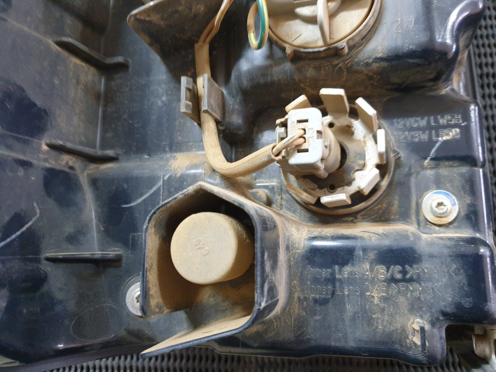 Toyota Hilux Right Taillight
