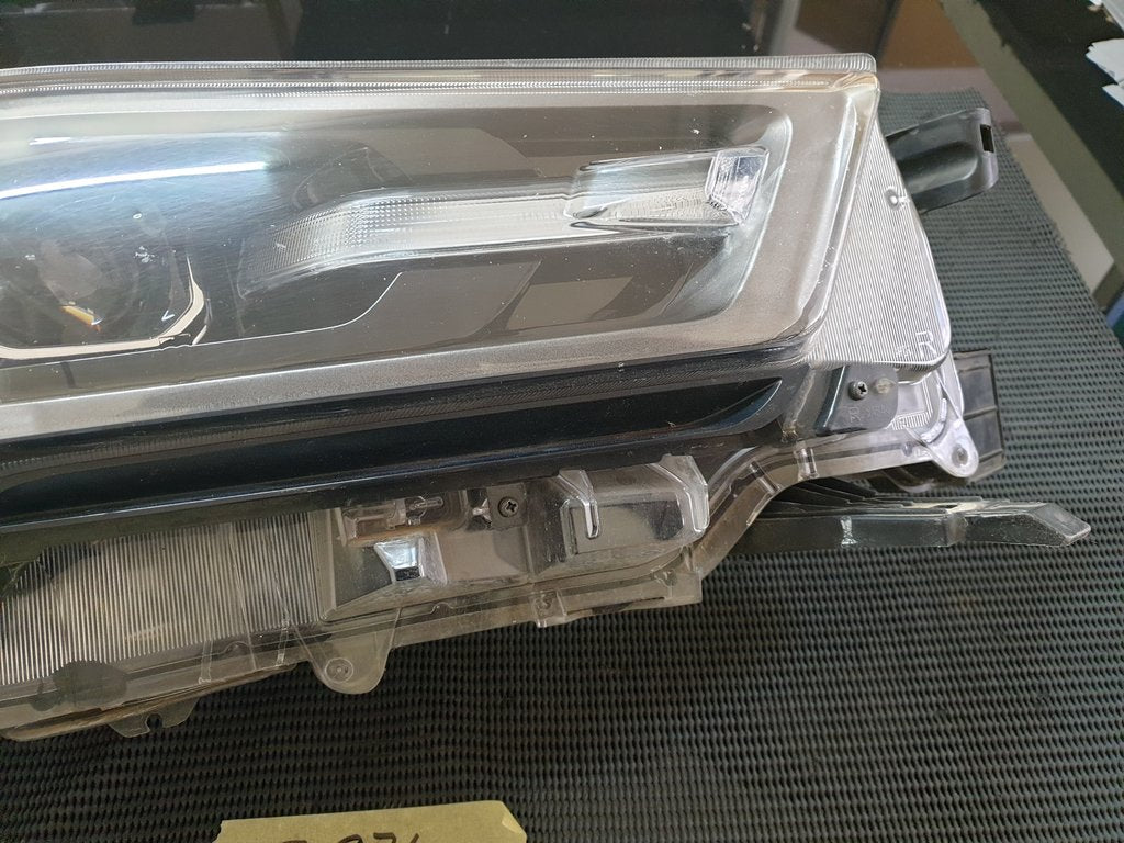 Toyota Hilux Right Headlight