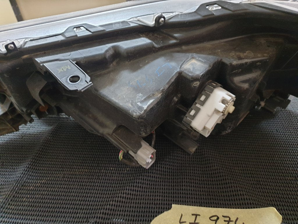 Toyota Hilux Right Headlight
